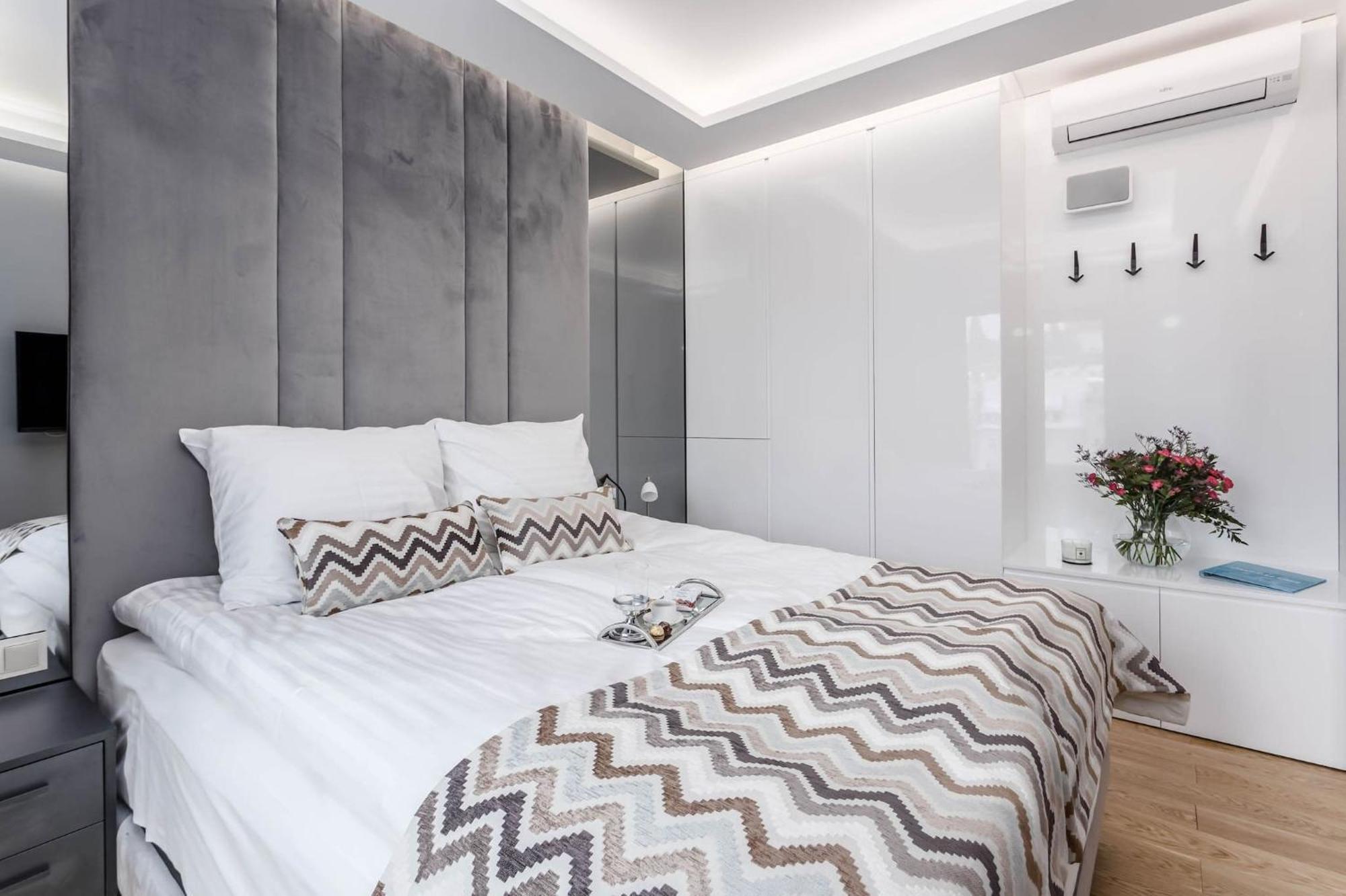 Deo Plaza - Apartamenty Old Town By Rent Like Home Danzig Exterior foto
